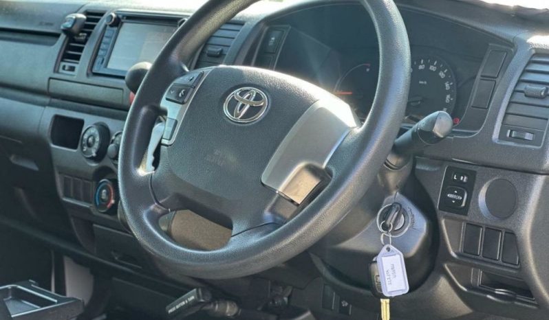 
								2017 Toyota Hiace LWB KDH201R MY16 full									