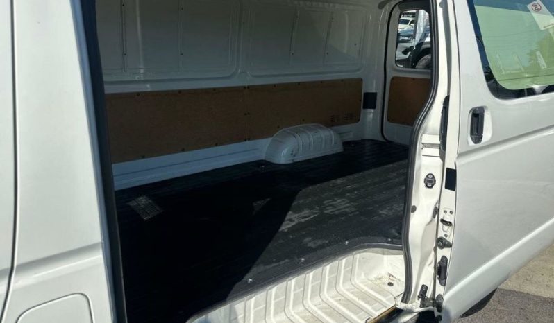 
								2017 Toyota Hiace LWB KDH201R MY16 full									