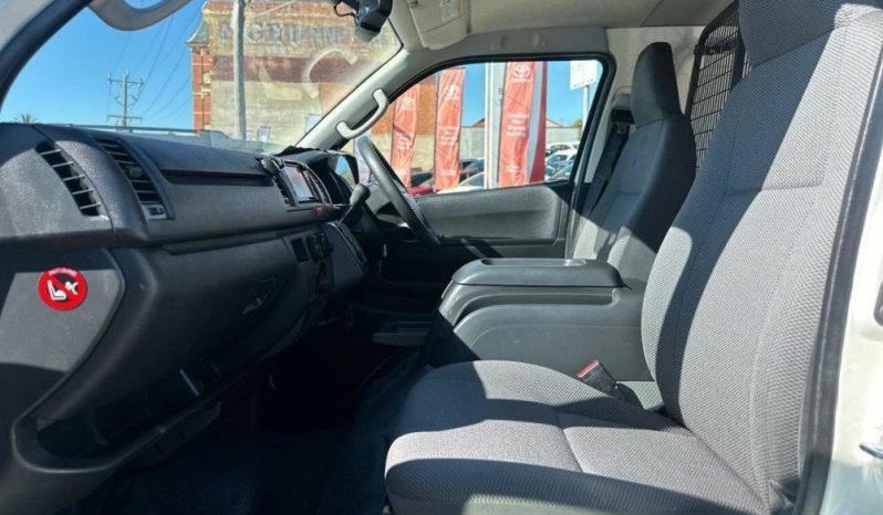 
								2017 Toyota Hiace LWB KDH201R MY16 full									