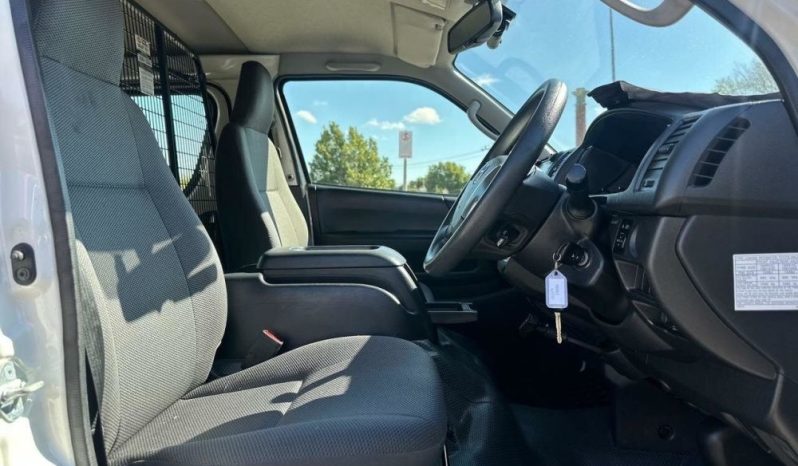 
								2017 Toyota Hiace LWB KDH201R MY16 full									