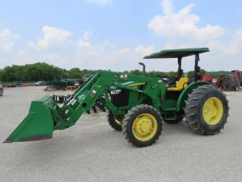 2016 John Deere 5065E Tractor