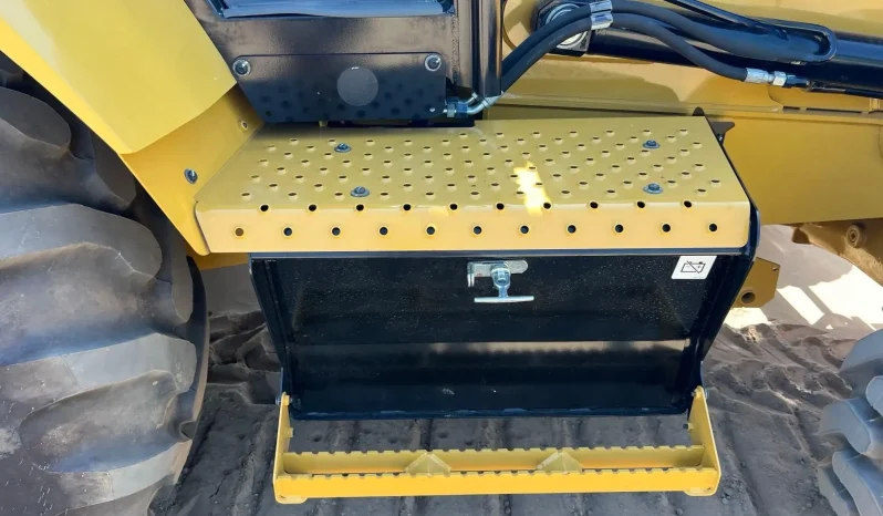
								2021 Caterpillar 415 Backhoe Loader full									