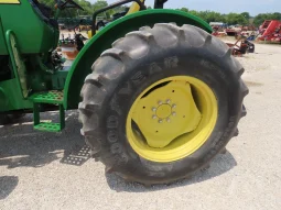 
										2016 John Deere 5065E Tractor full									