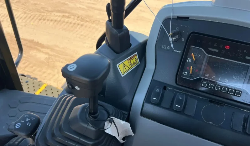 
								2021 Caterpillar 415 Backhoe Loader full									